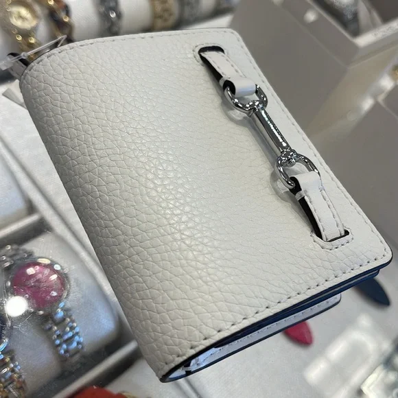 MICHAEL KORS Carson Small Pebbled Leather Wallet
OPTIC WHITE
NWT - Picture 6 of 16